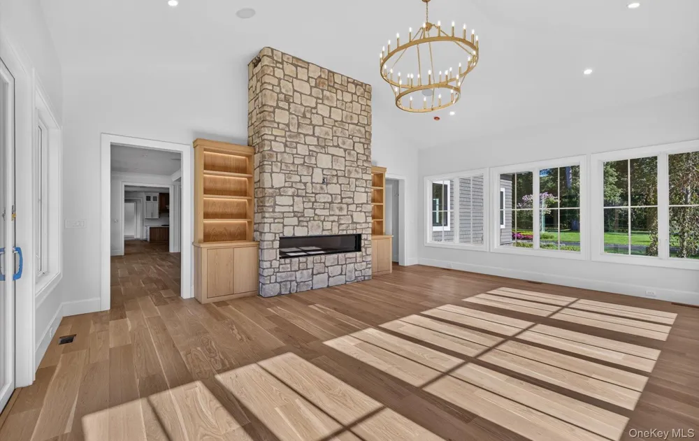 2 E Gate Road Lloyd Harbor, NY 11743