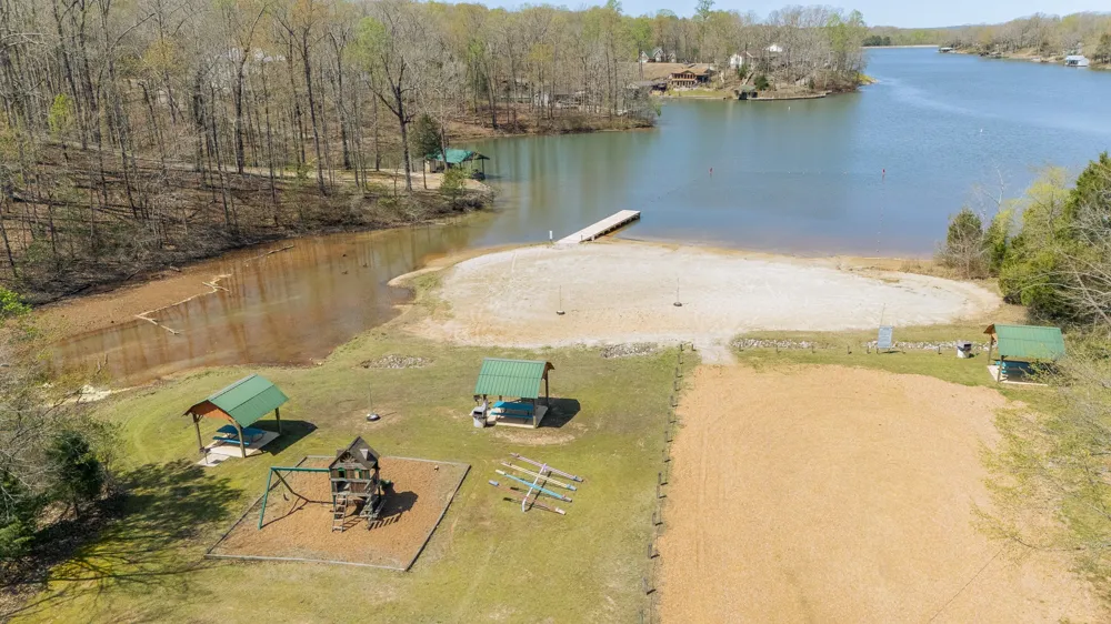 1083 Driver Cv Saulsbury, TN 38067