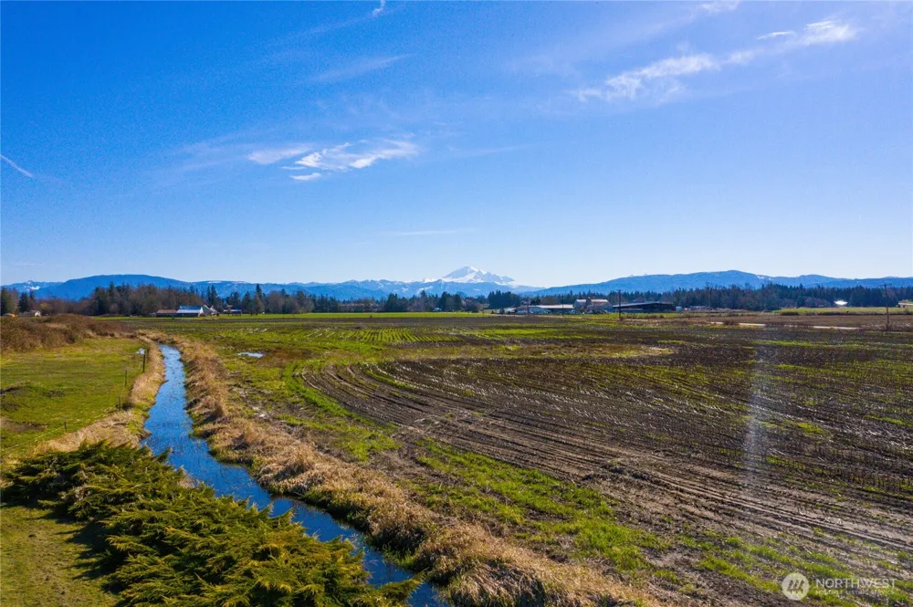 490 W Laurel Road Bellingham, WA 98226