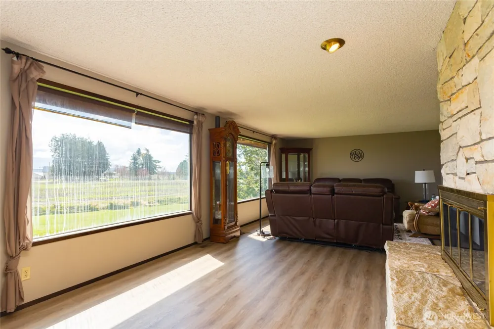 490 W Laurel Road Bellingham, WA 98226
