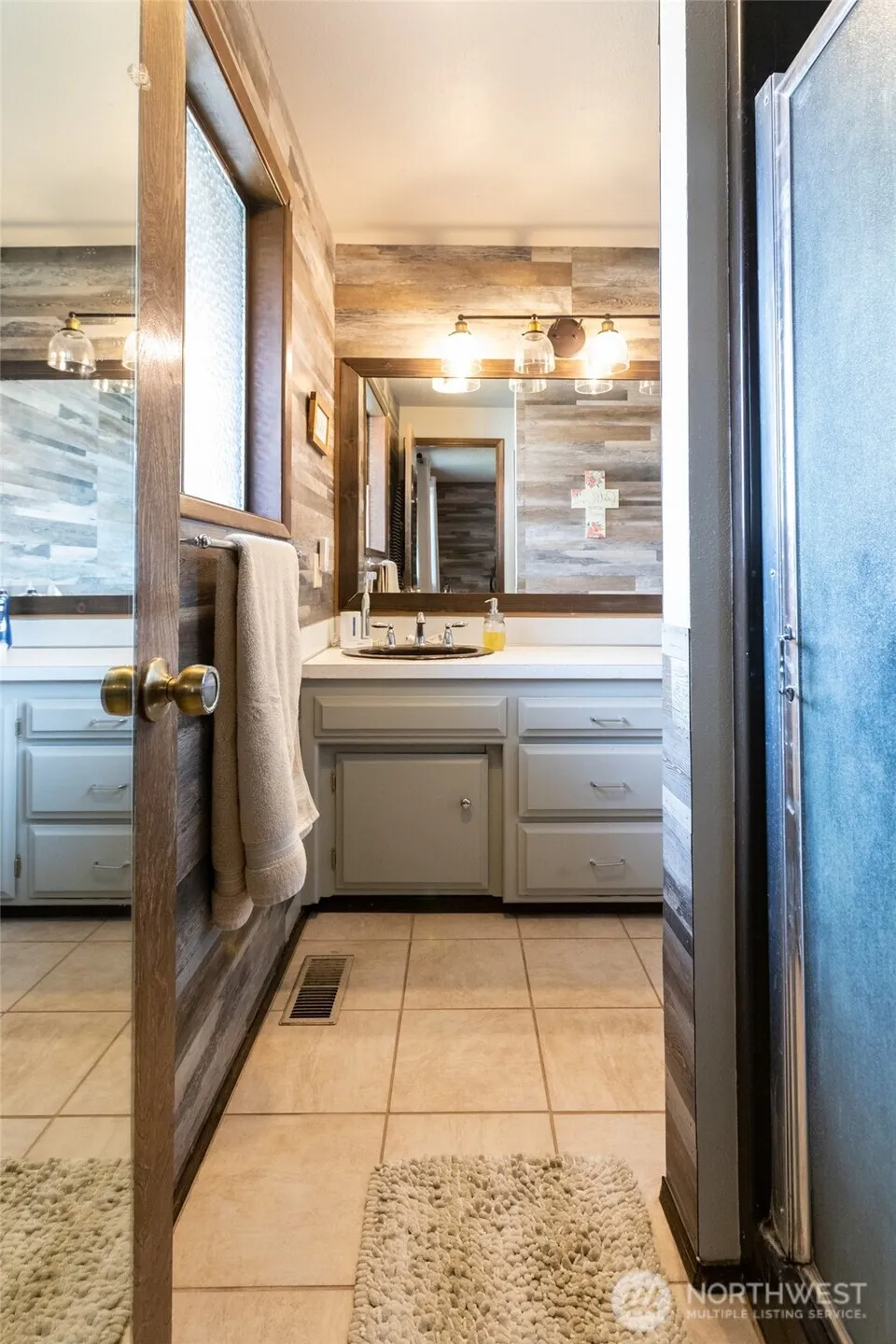 490 W Laurel Road Bellingham, WA 98226