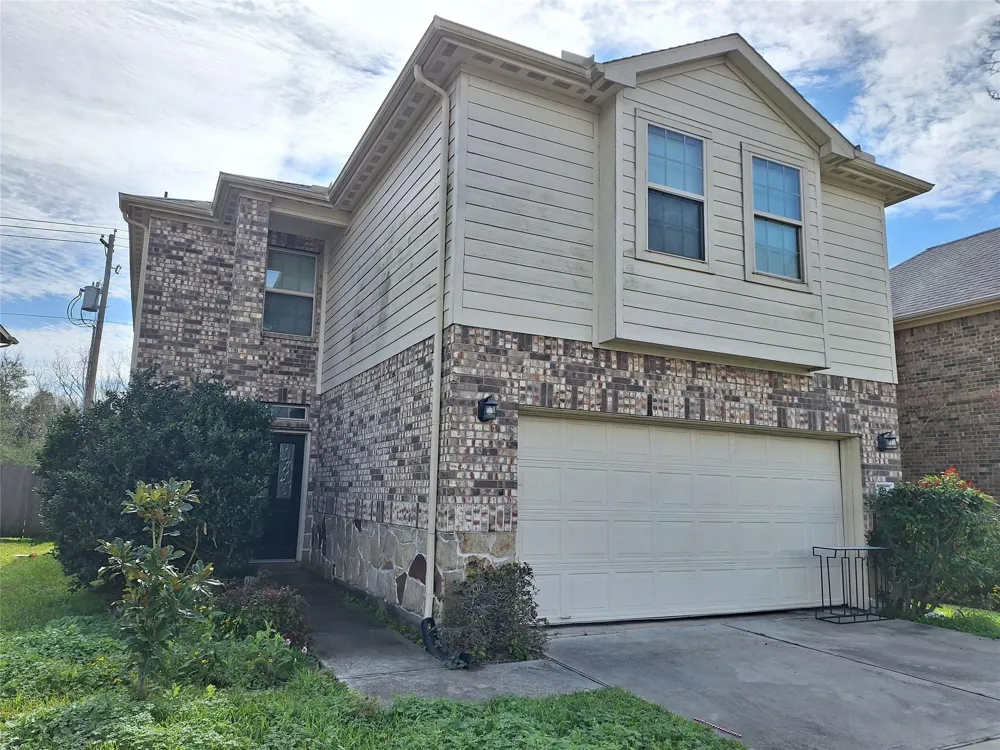 211 Sea Breeze Drive Bacliff, TX 77518