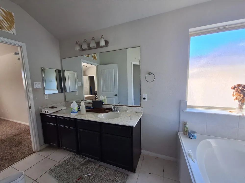 211 Sea Breeze Drive Bacliff, TX 77518