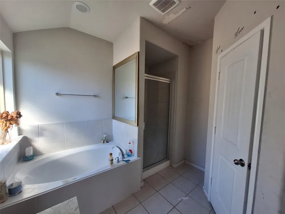 211 Sea Breeze Drive Bacliff, TX 77518