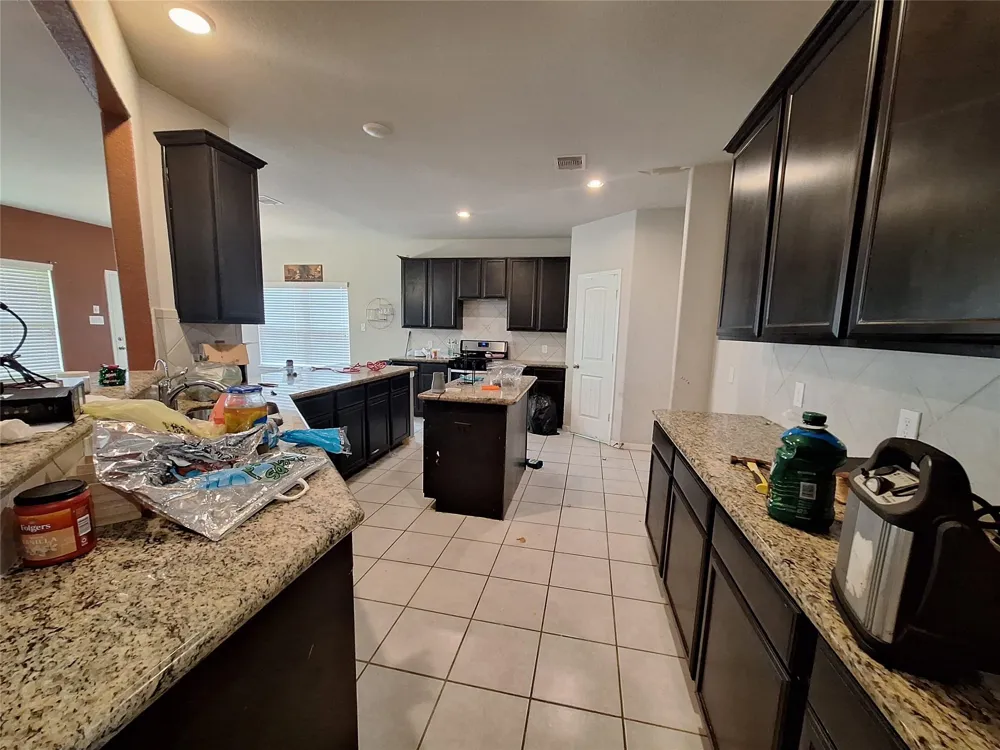 211 Sea Breeze Drive Bacliff, TX 77518