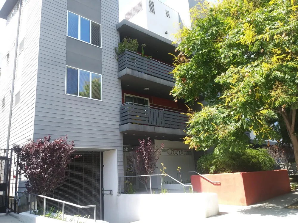 1555 Gordon St Los Angeles, CA 90028