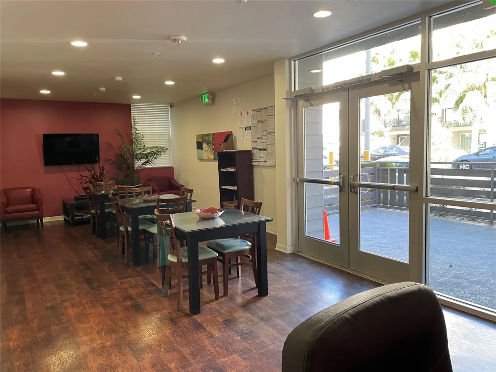 1555 Gordon St Los Angeles, CA 90028