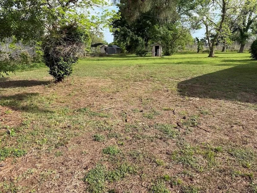 7103 Highway 36 Jones Creek, TX 77541