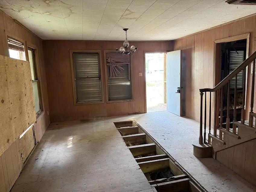 7103 Highway 36 Jones Creek, TX 77541