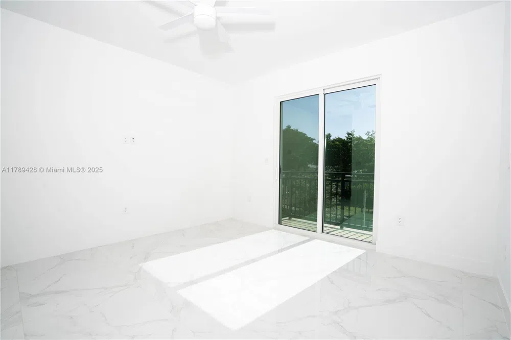 900 SW 24th Rd Miami, FL 33129