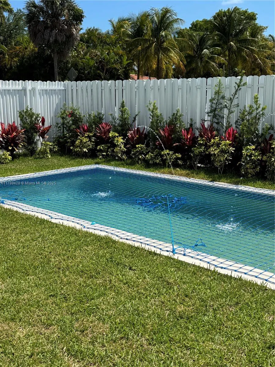 900 SW 24th Rd Miami, FL 33129