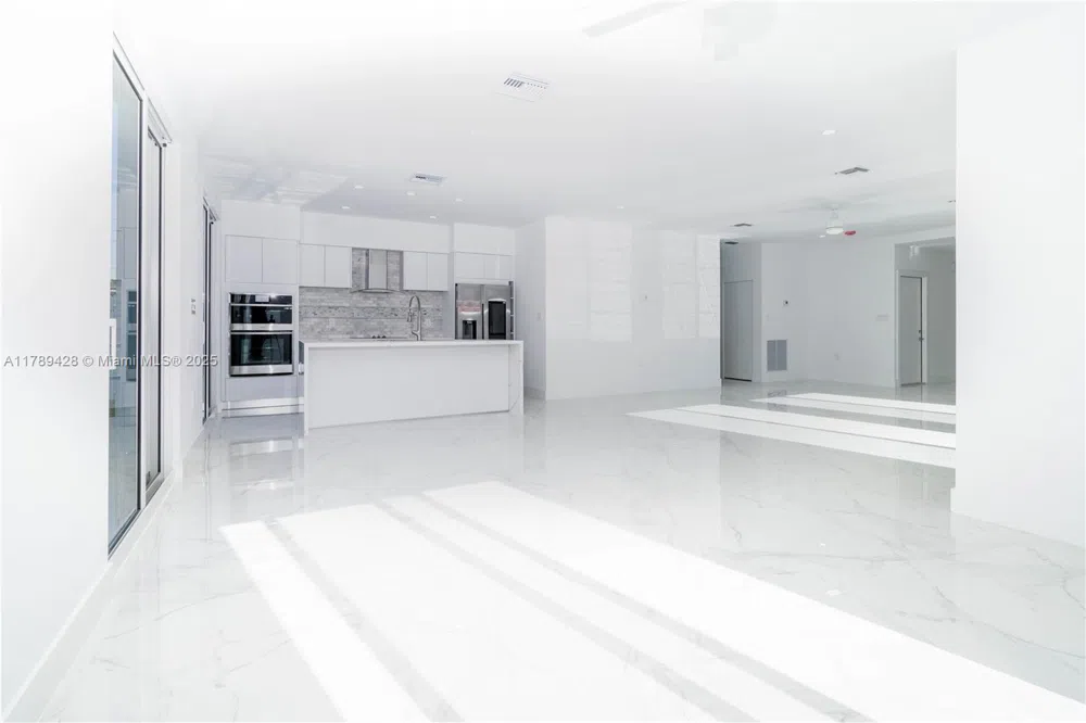 900 SW 24th Rd Miami, FL 33129
