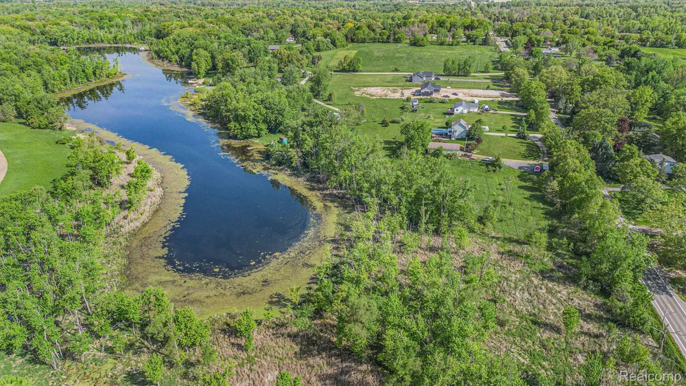 N Holly Holly Township, MI 48442