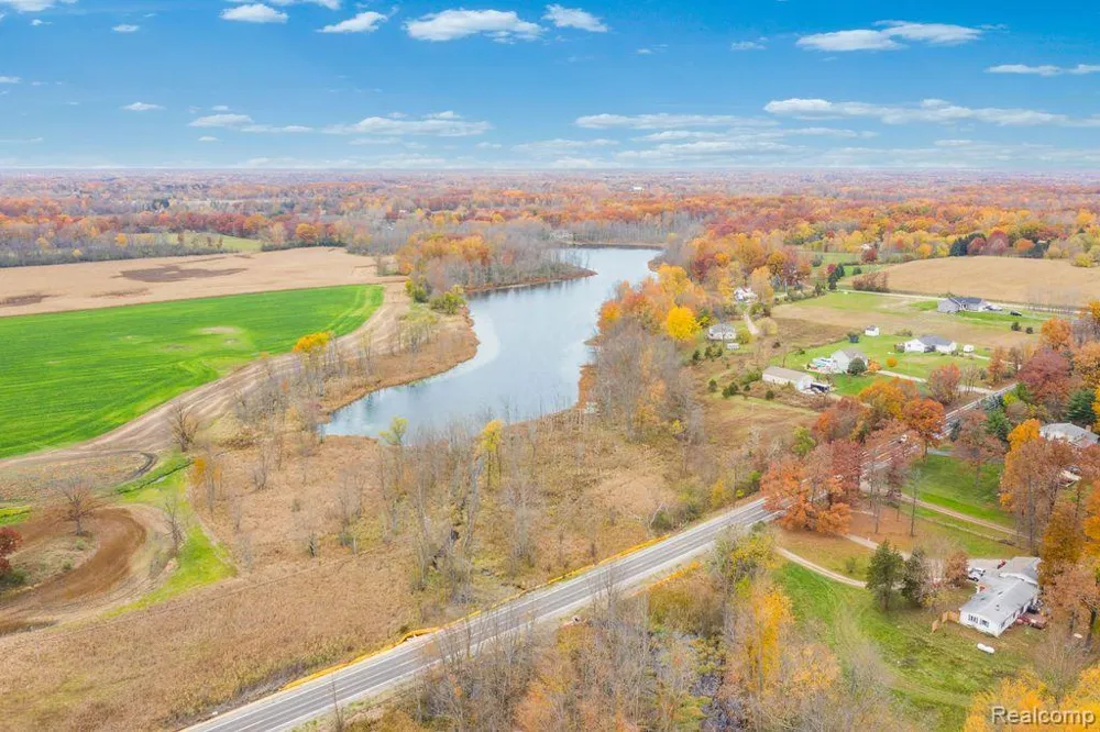 N Holly Holly Township, MI 48442