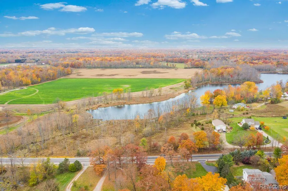 N Holly Holly Township, MI 48442