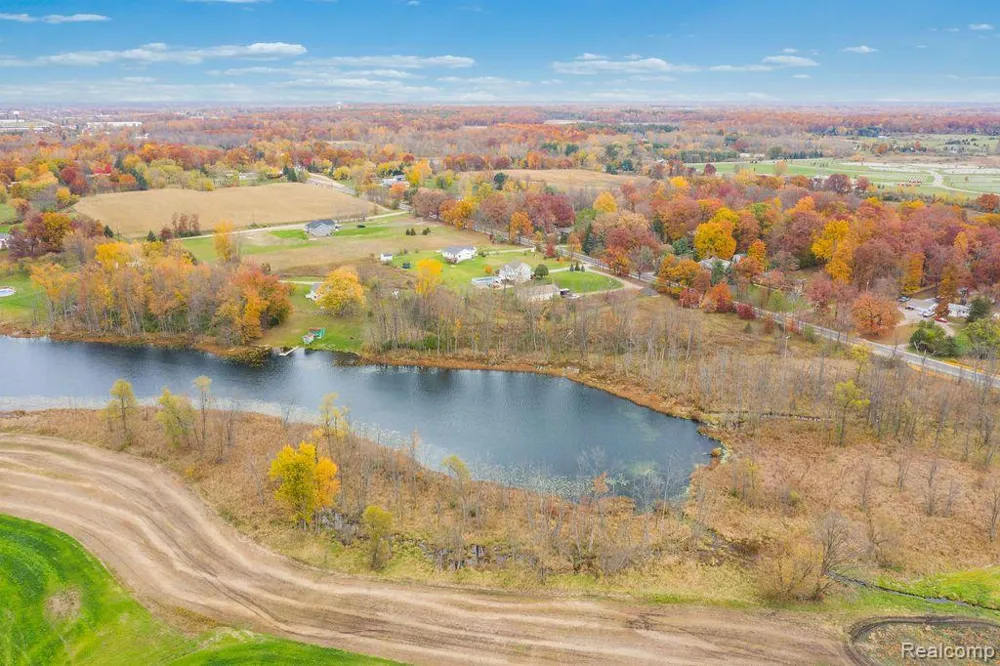 N Holly Holly Township, MI 48442