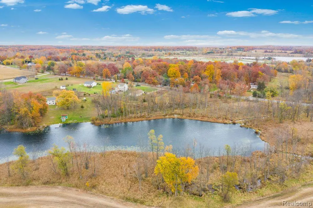 N Holly Holly Township, MI 48442