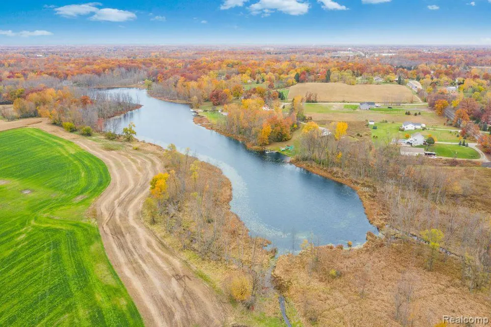 N Holly Holly Township, MI 48442
