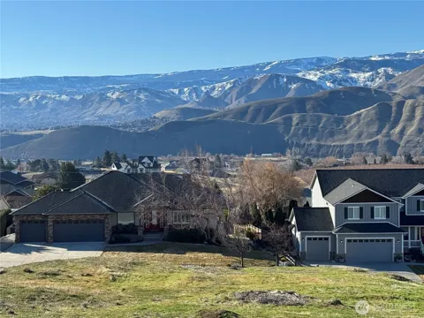 990 Sage Crest Drive