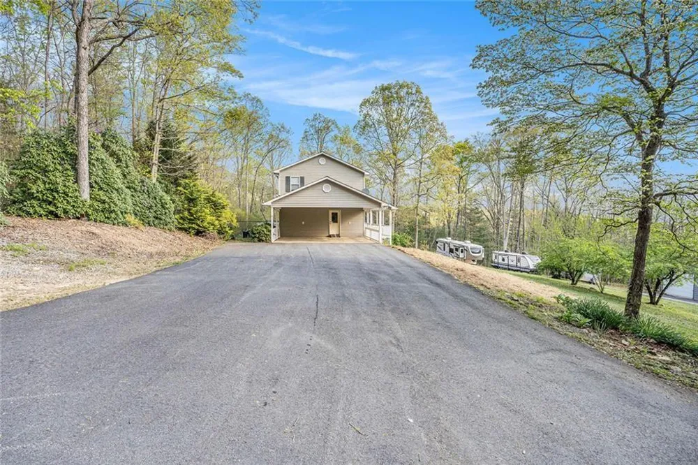 542 Sharp Top Circle Blairsville, GA 30512