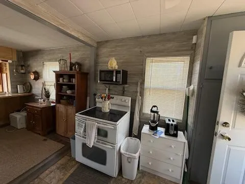 4605 Hunters Trail Douglass Township, MI 48886