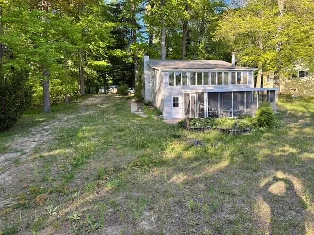 4605 Hunters Trail Douglass Township, MI 48886