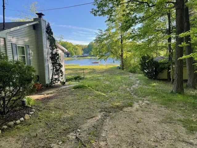 4605 Hunters Trail Douglass Township, MI 48886