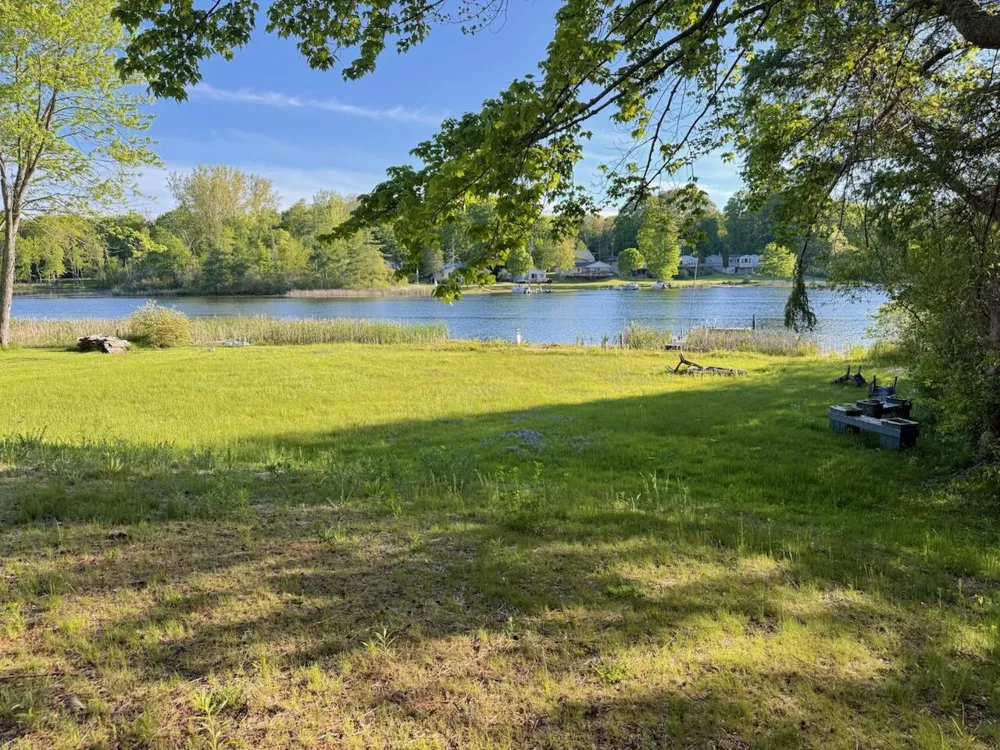 4605 Hunters Trail Douglass Township, MI 48886