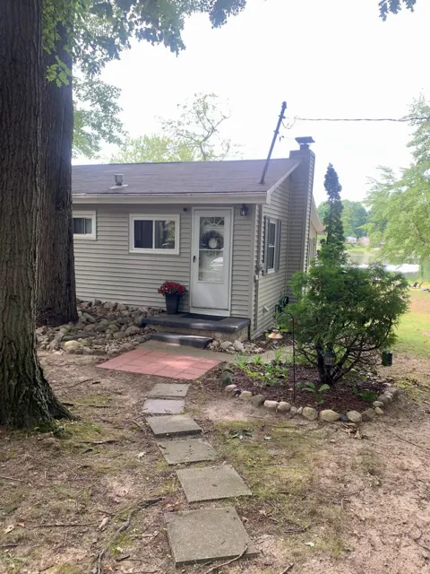 4605 Hunters Trail