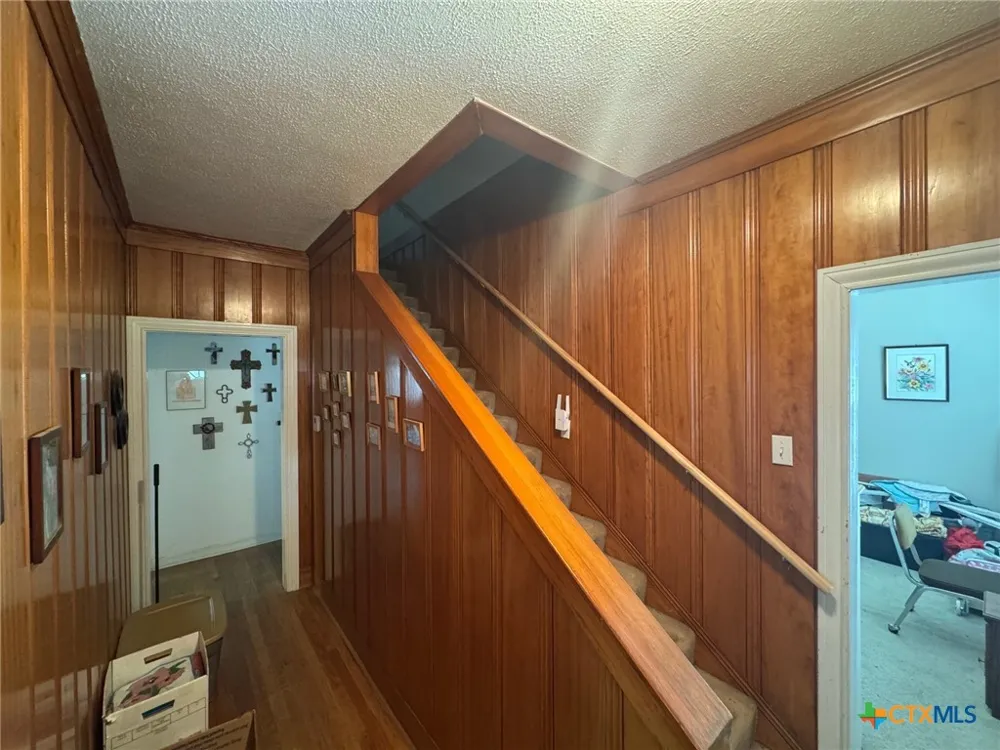708 East 10th Cameron, TX 76570