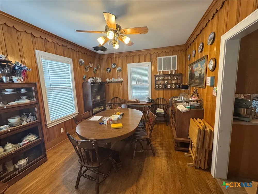 708 East 10th Cameron, TX 76570
