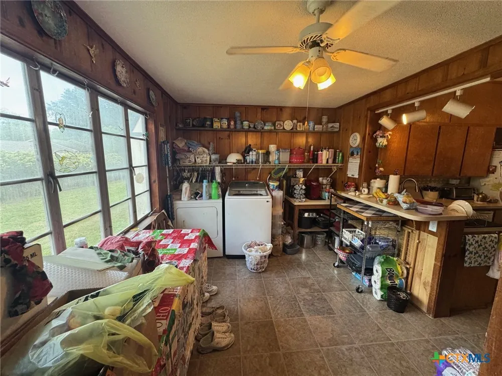 708 East 10th Cameron, TX 76570