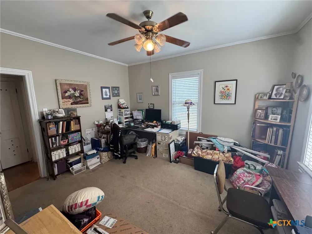 708 East 10th Cameron, TX 76570