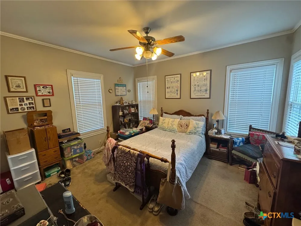 708 East 10th Cameron, TX 76570