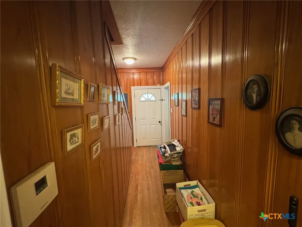 708 East 10th Cameron, TX 76570