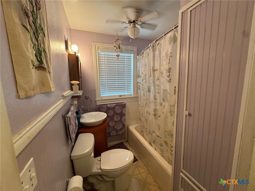708 East 10th Cameron, TX 76570
