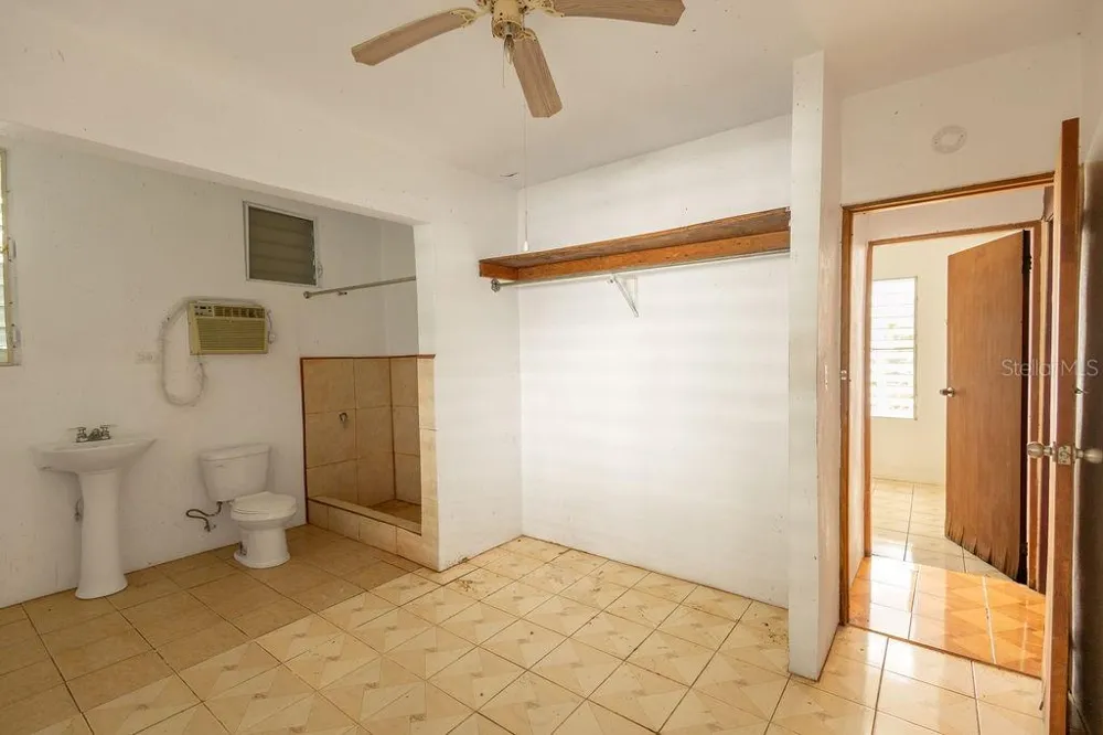 378 CALLE GIRASOLES Vieques, PR 00765
