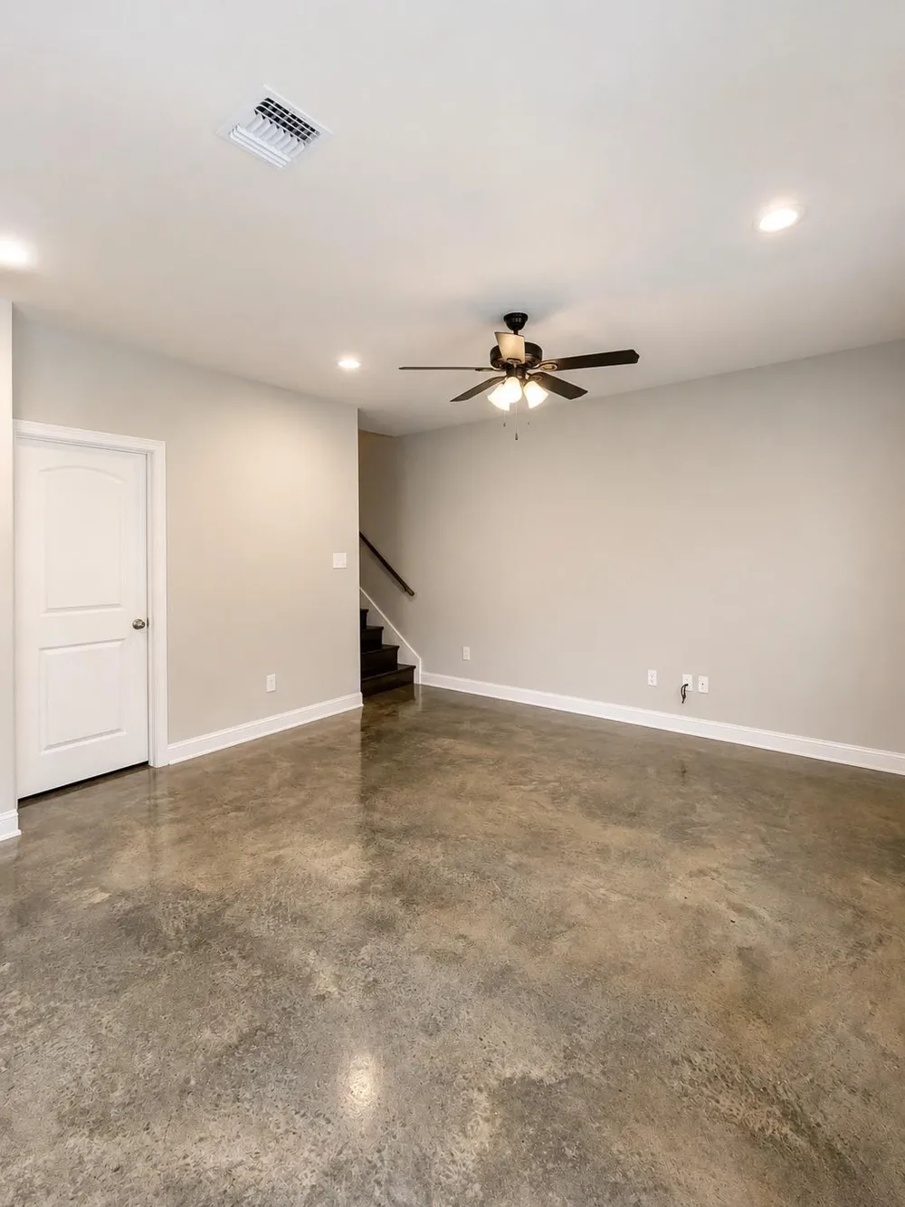 615 Hayman Street Huntsville, TX 77340