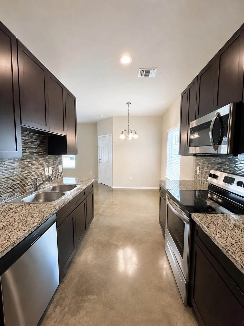 615 Hayman Street Huntsville, TX 77340