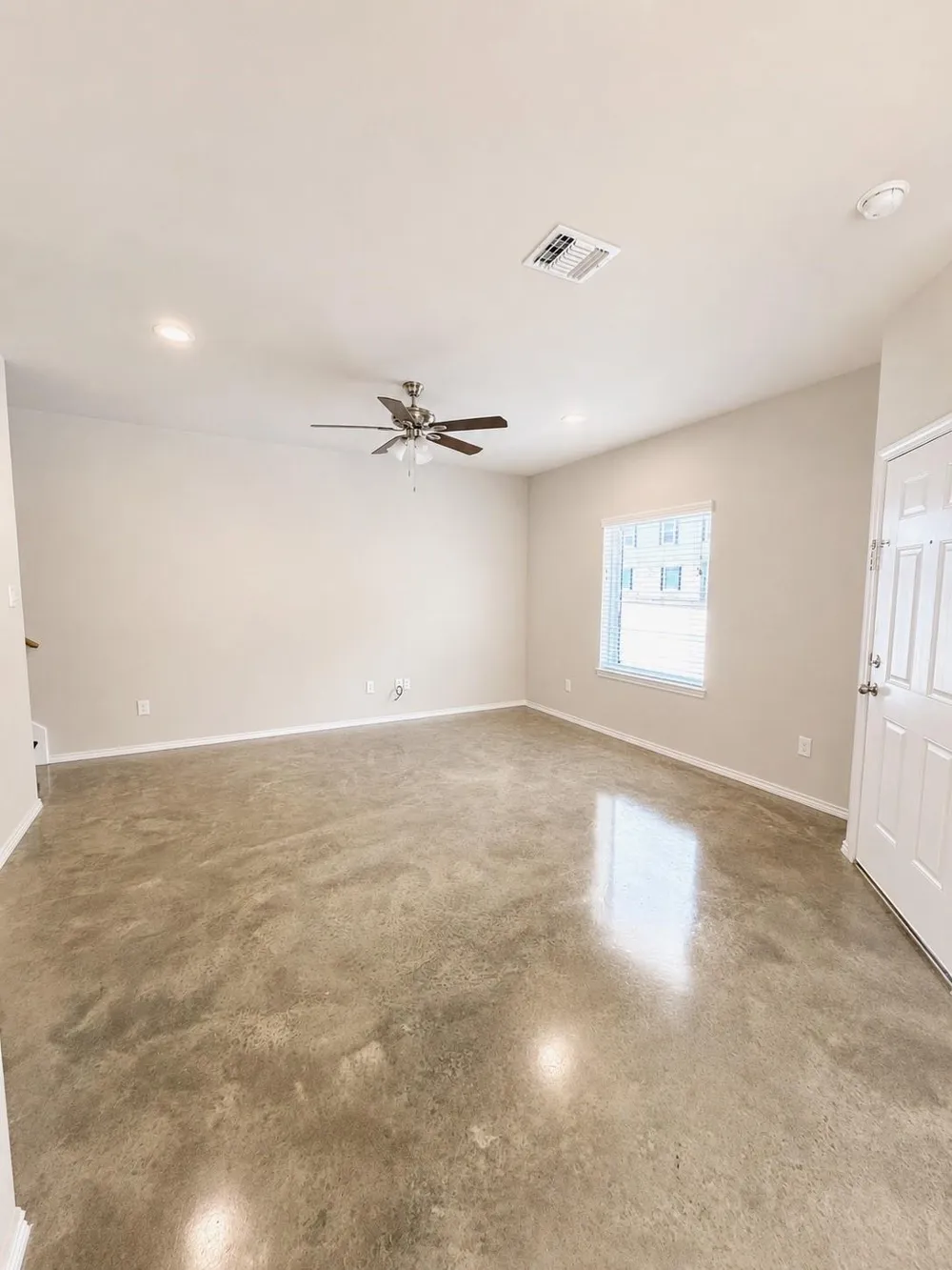 615 Hayman Street Huntsville, TX 77340