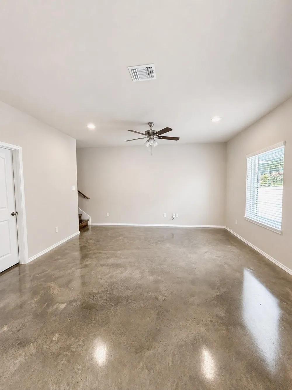 615 Hayman Street Huntsville, TX 77340