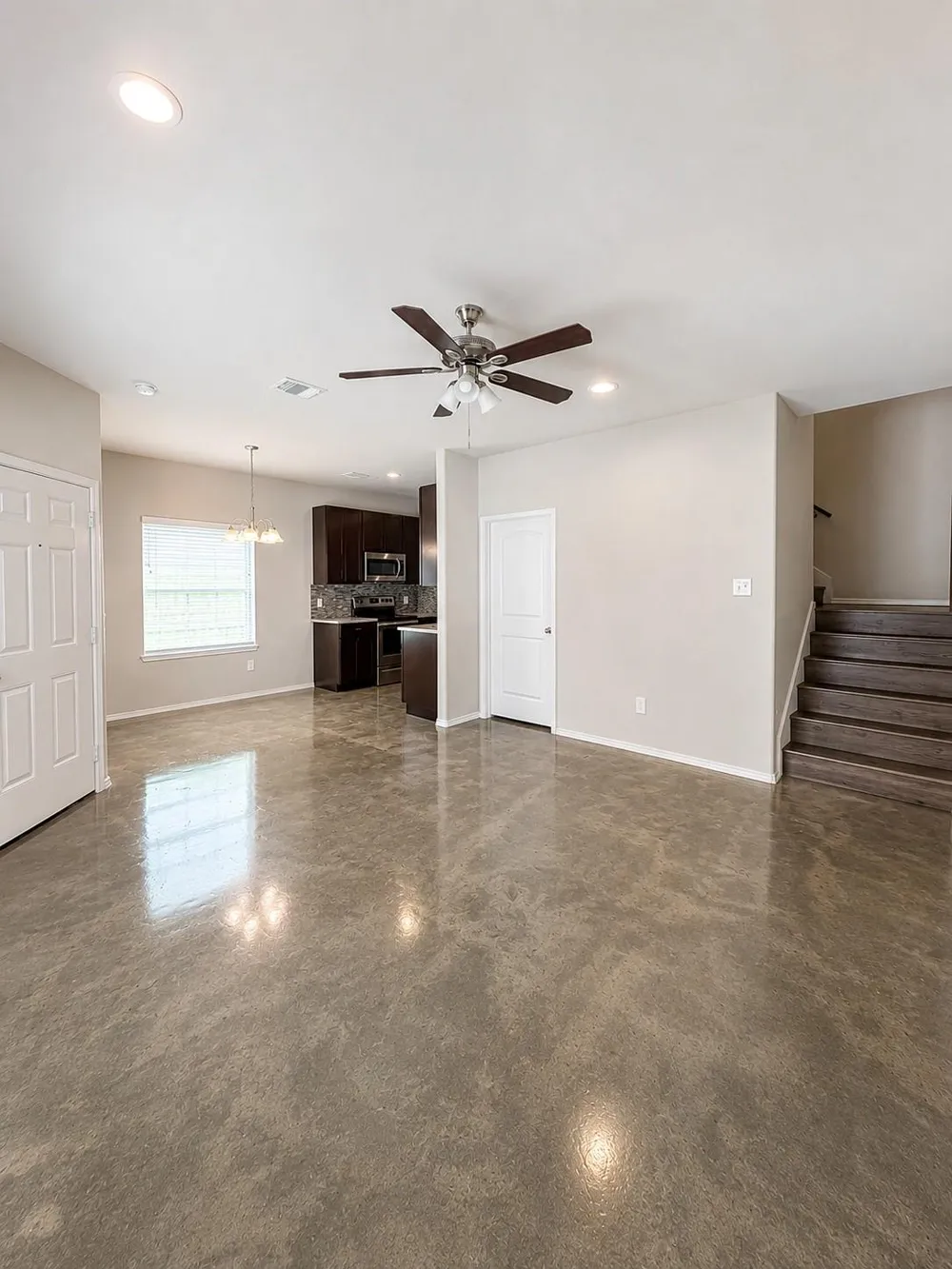 615 Hayman Street Huntsville, TX 77340
