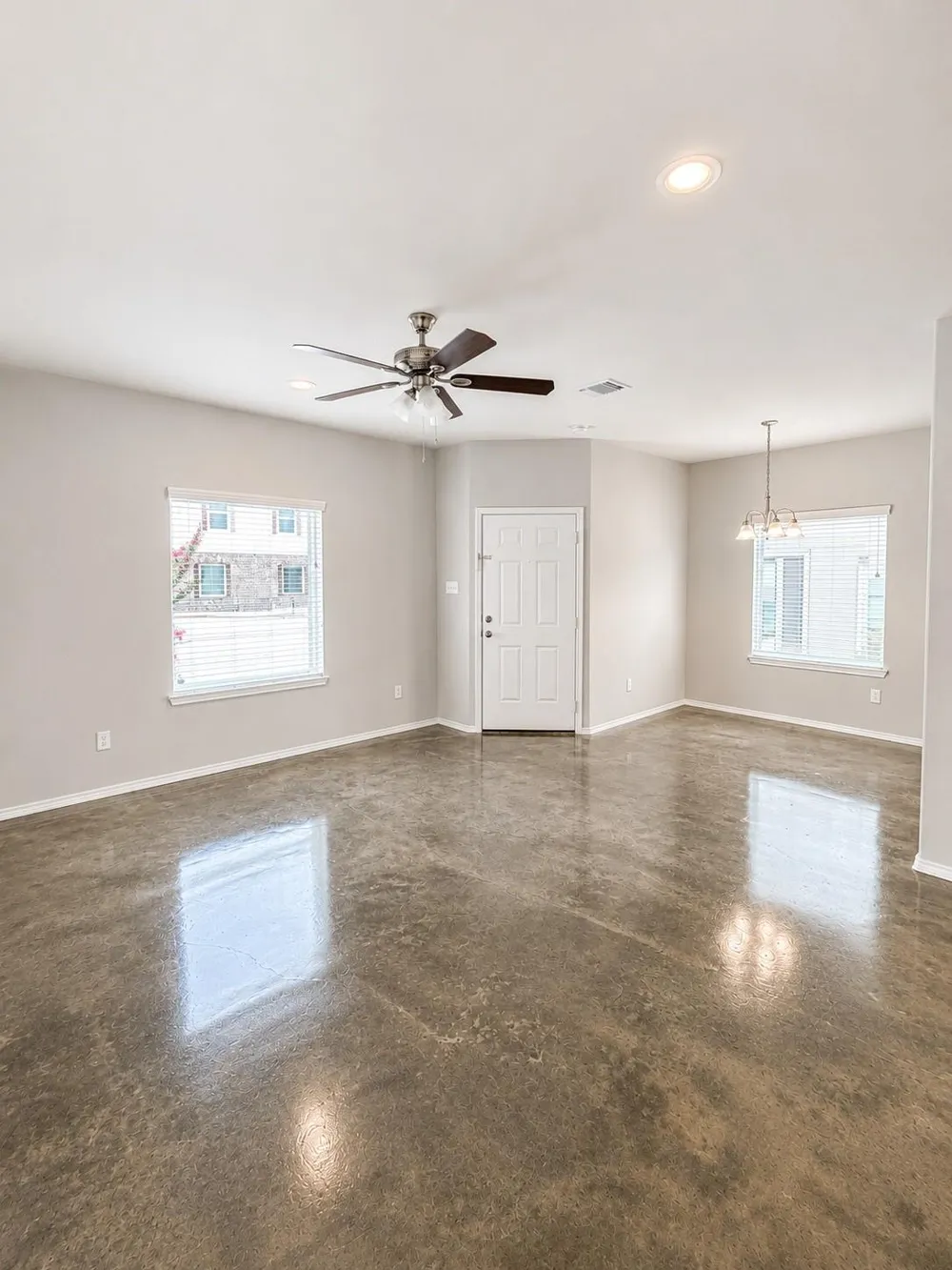 615 Hayman Street Huntsville, TX 77340