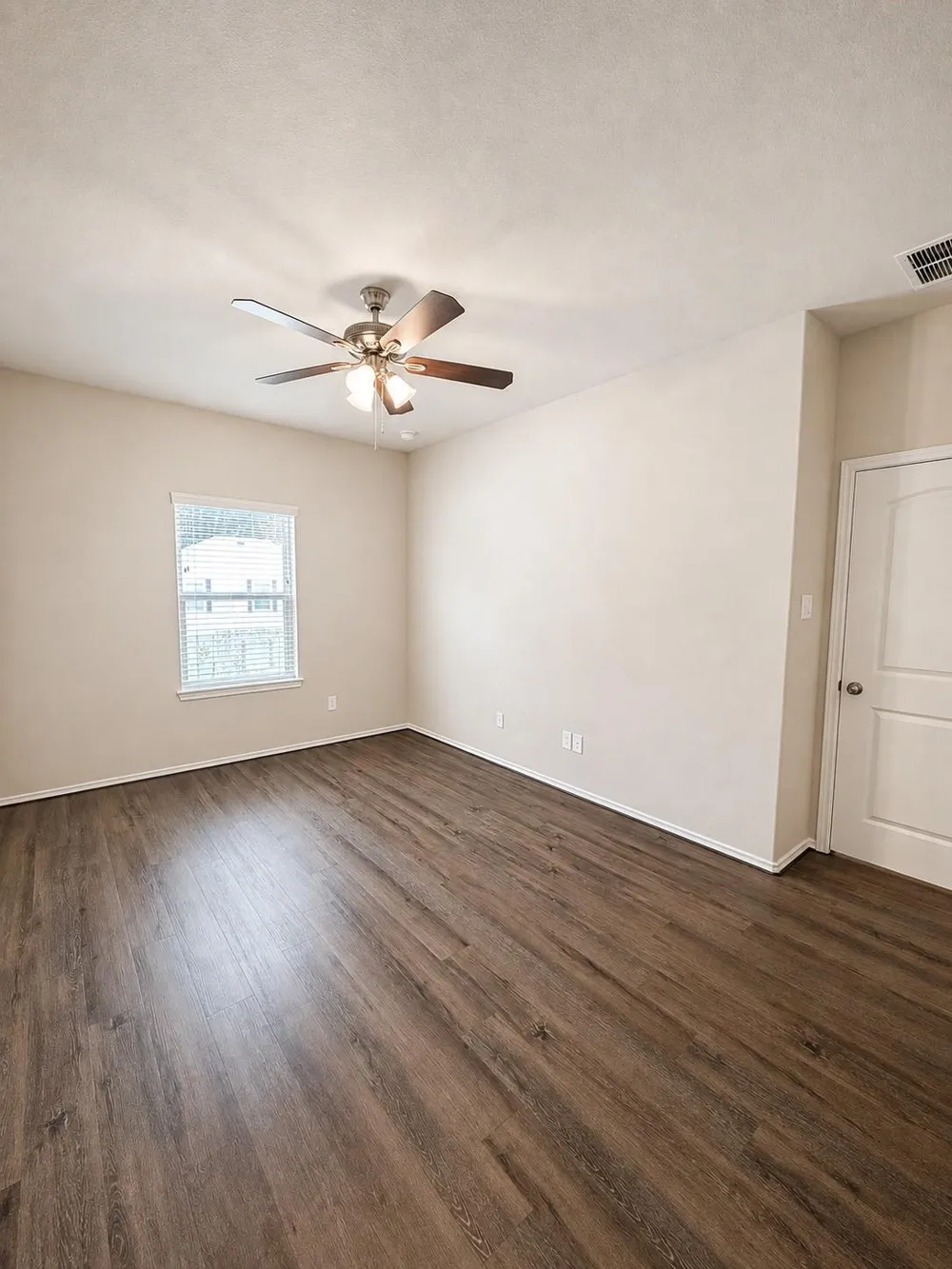 615 Hayman Street Huntsville, TX 77340