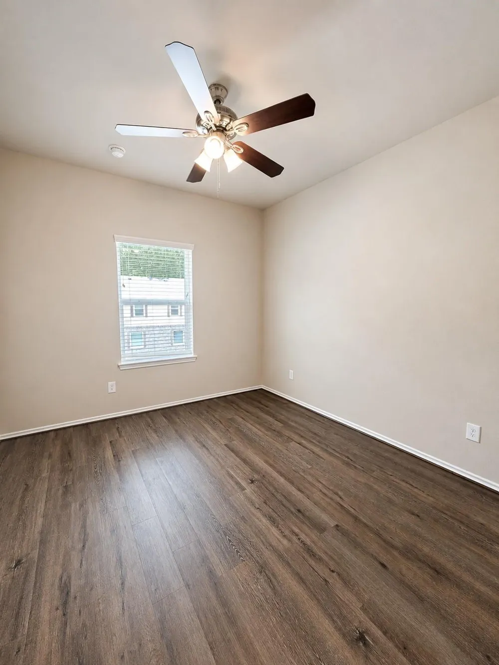 615 Hayman Street Huntsville, TX 77340