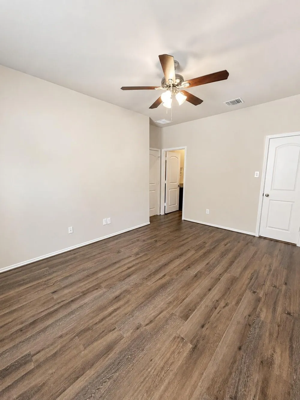 615 Hayman Street Huntsville, TX 77340