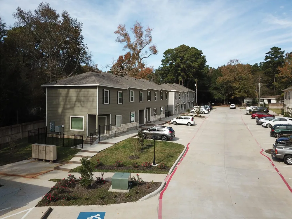 615 Hayman Street Huntsville, TX 77340