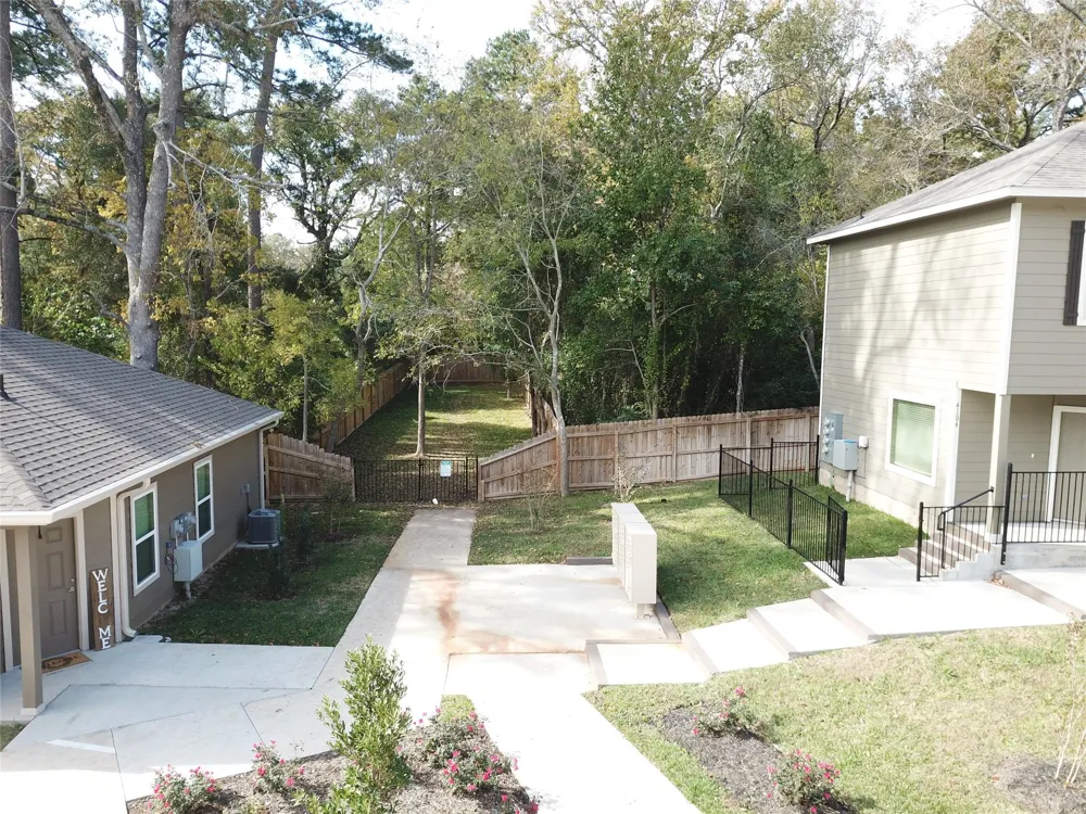 615 Hayman Street Huntsville, TX 77340
