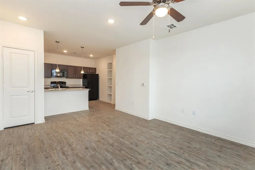 5712 Azle Avenue Fort Worth, TX 76106