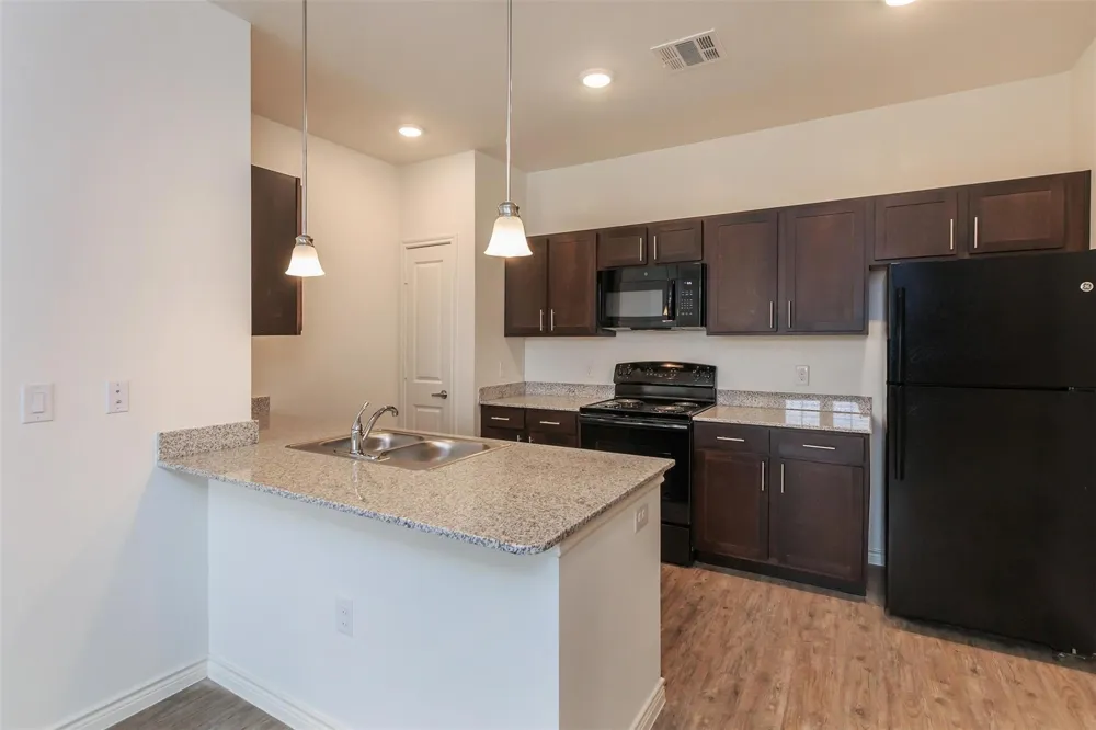 5712 Azle Avenue Fort Worth, TX 76106